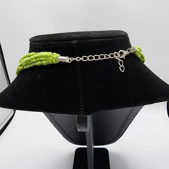 Green multistrand necklace & earrings - Picture 3 of 3